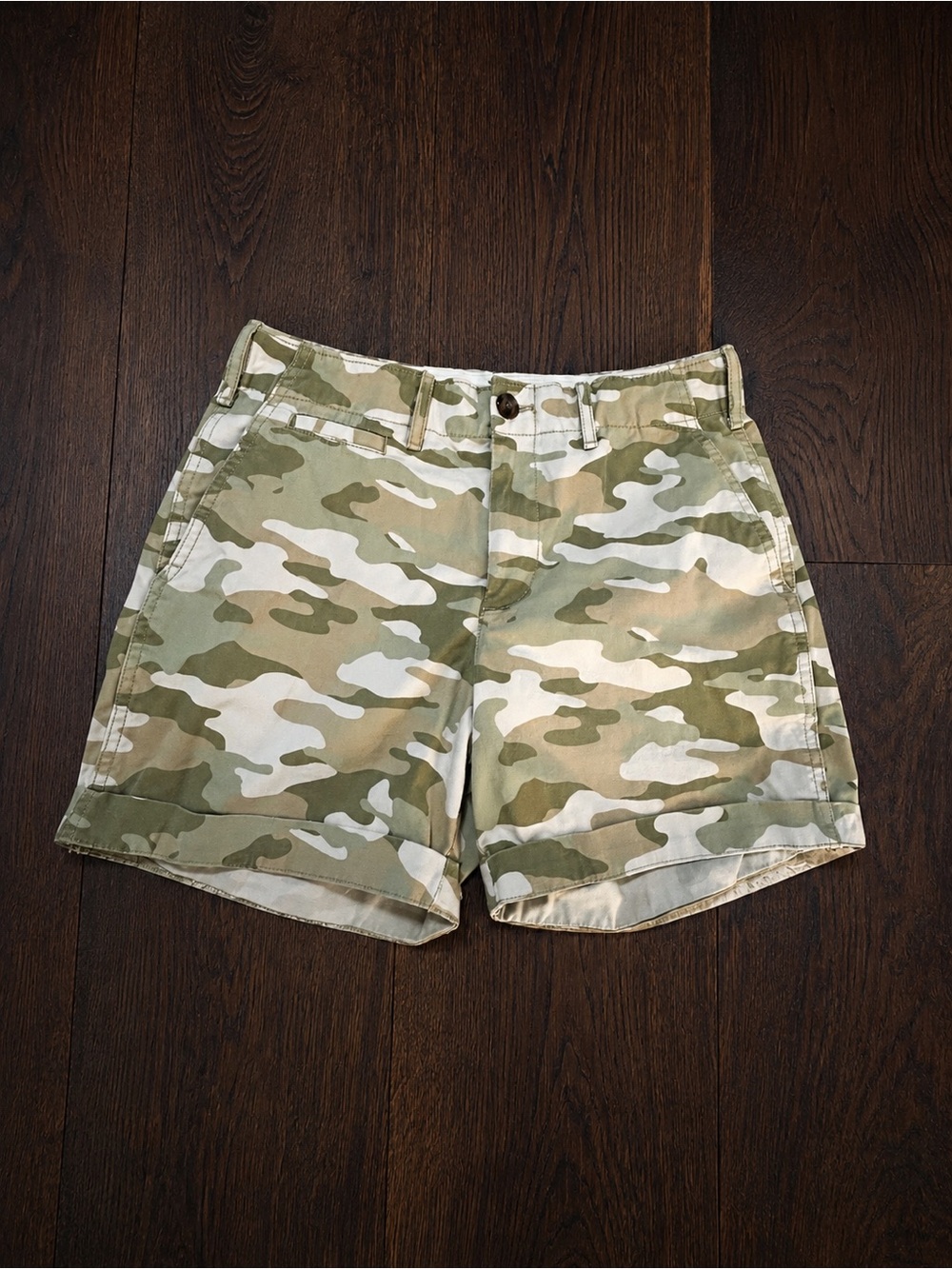 GAP Khaki Camo Shorts Size 2 5” Inseam
